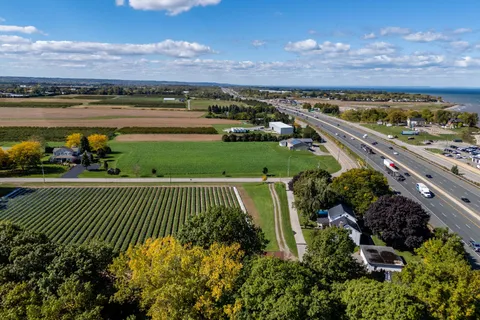 4591 Twenty First Street, ON L0R 2E0