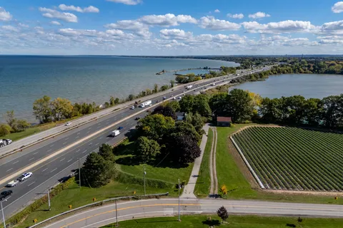 4591 Twenty First Street, ON L0R 2E0