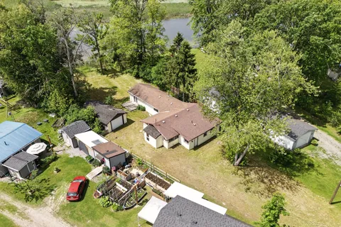 251 River Road, ON K0L 1L0