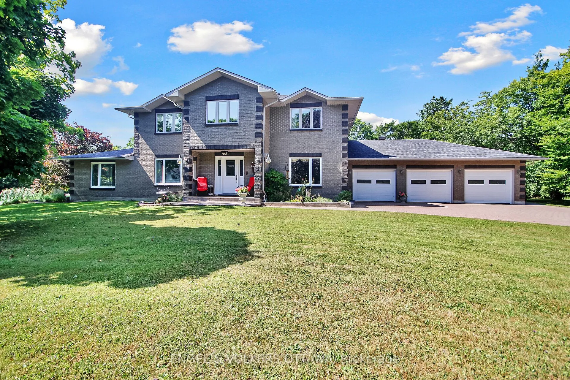 5593 Whitewood Avenue, ON K4M 1E1