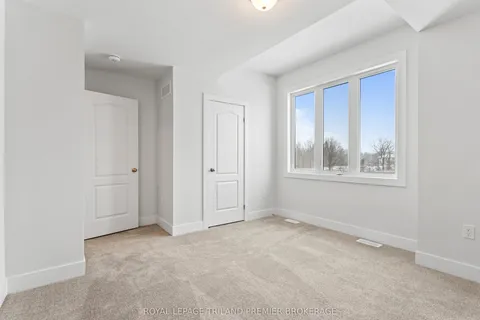 1585 CHICKADEE Trail, ON N6M 1G4