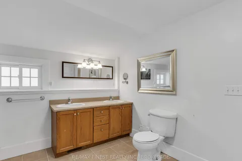 763 King street West N/A, ON K7M 2G4