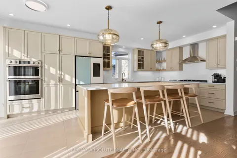 921 Beckton Heights, ON K2S 2X5