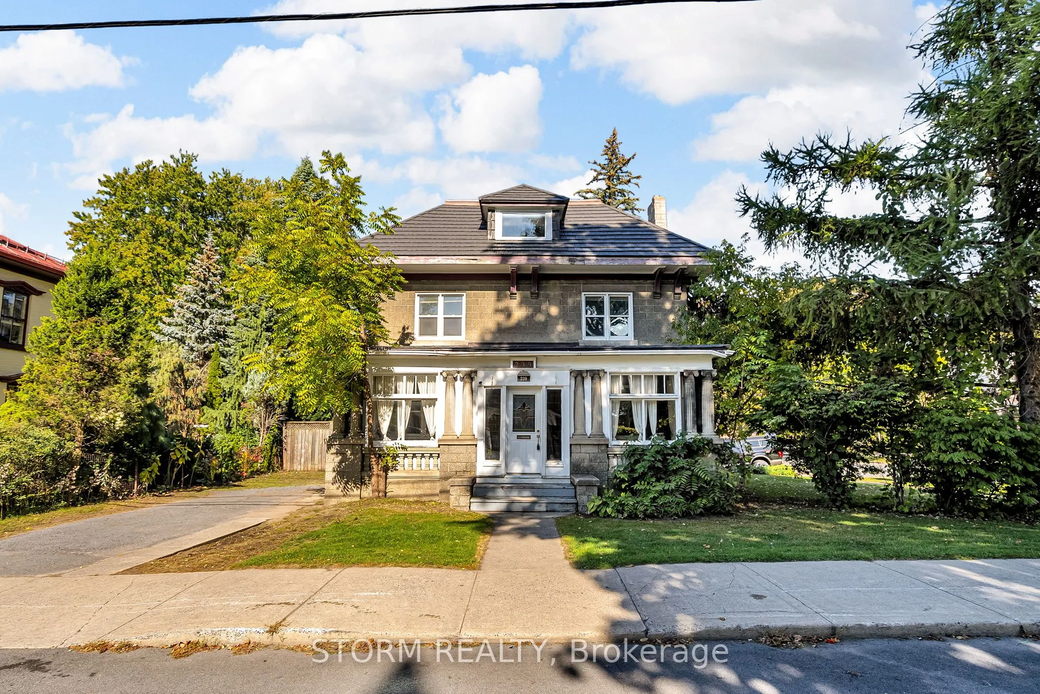 239 1st Street, ON K6H 1K9