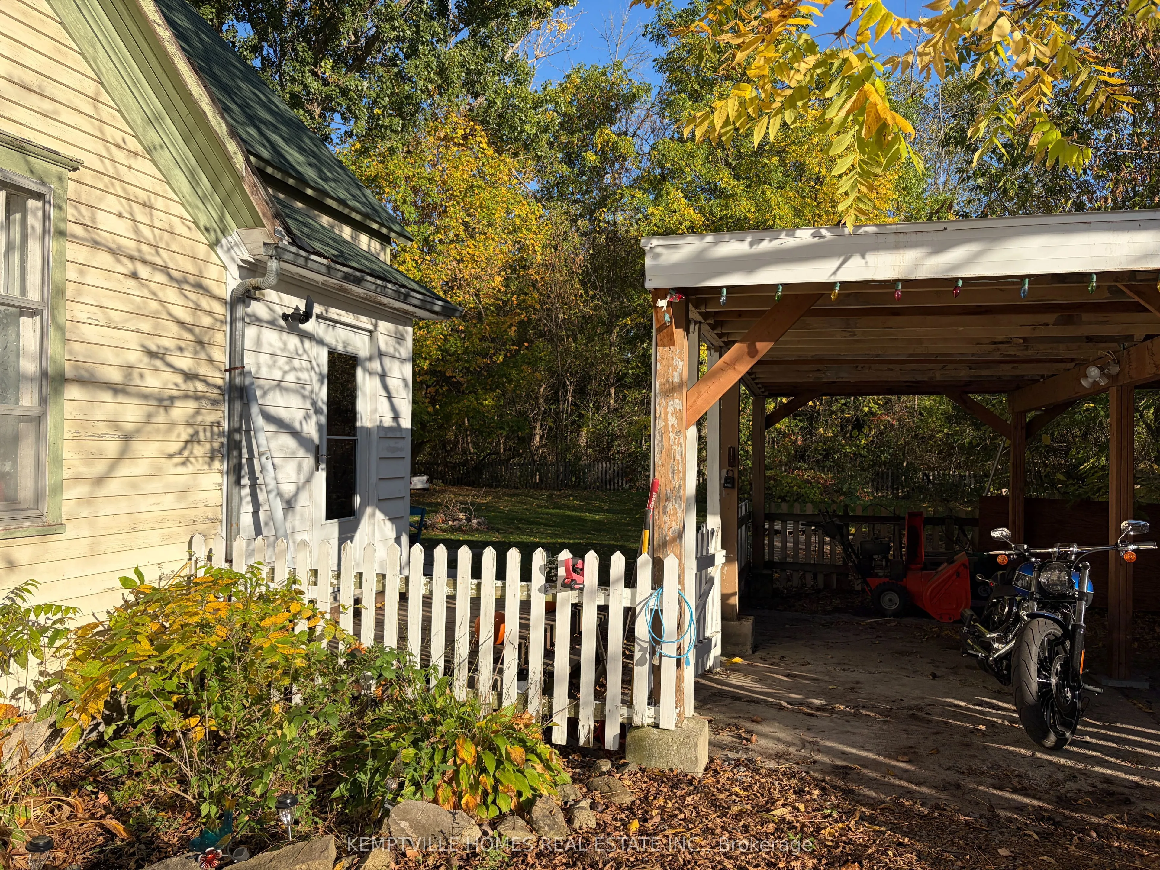 10 BRIDGE Street, ON K0G 1S0