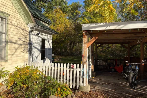 10 BRIDGE Street, ON K0G 1S0