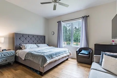 377 Manhattan Drive, ON N6K 4M7