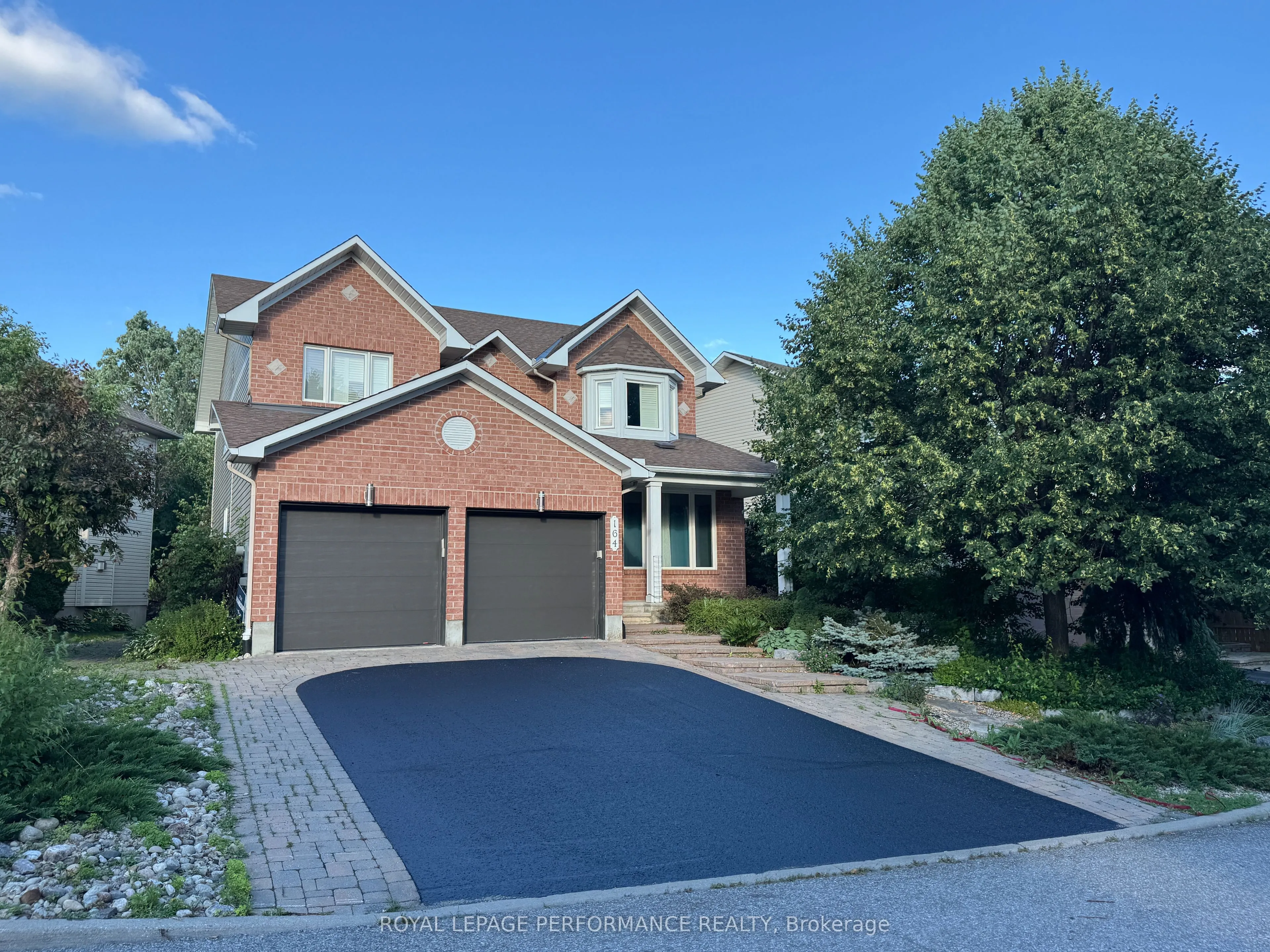 164 Copperwood Street, ON K1C 7S3