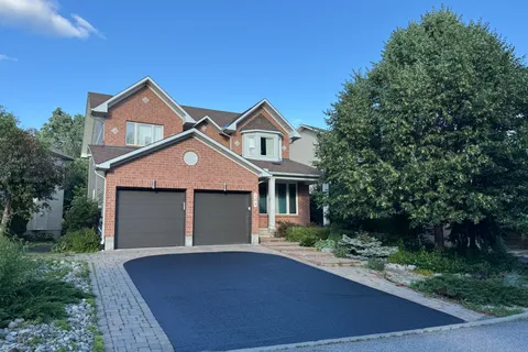 164 Copperwood Street, ON K1C 7S3