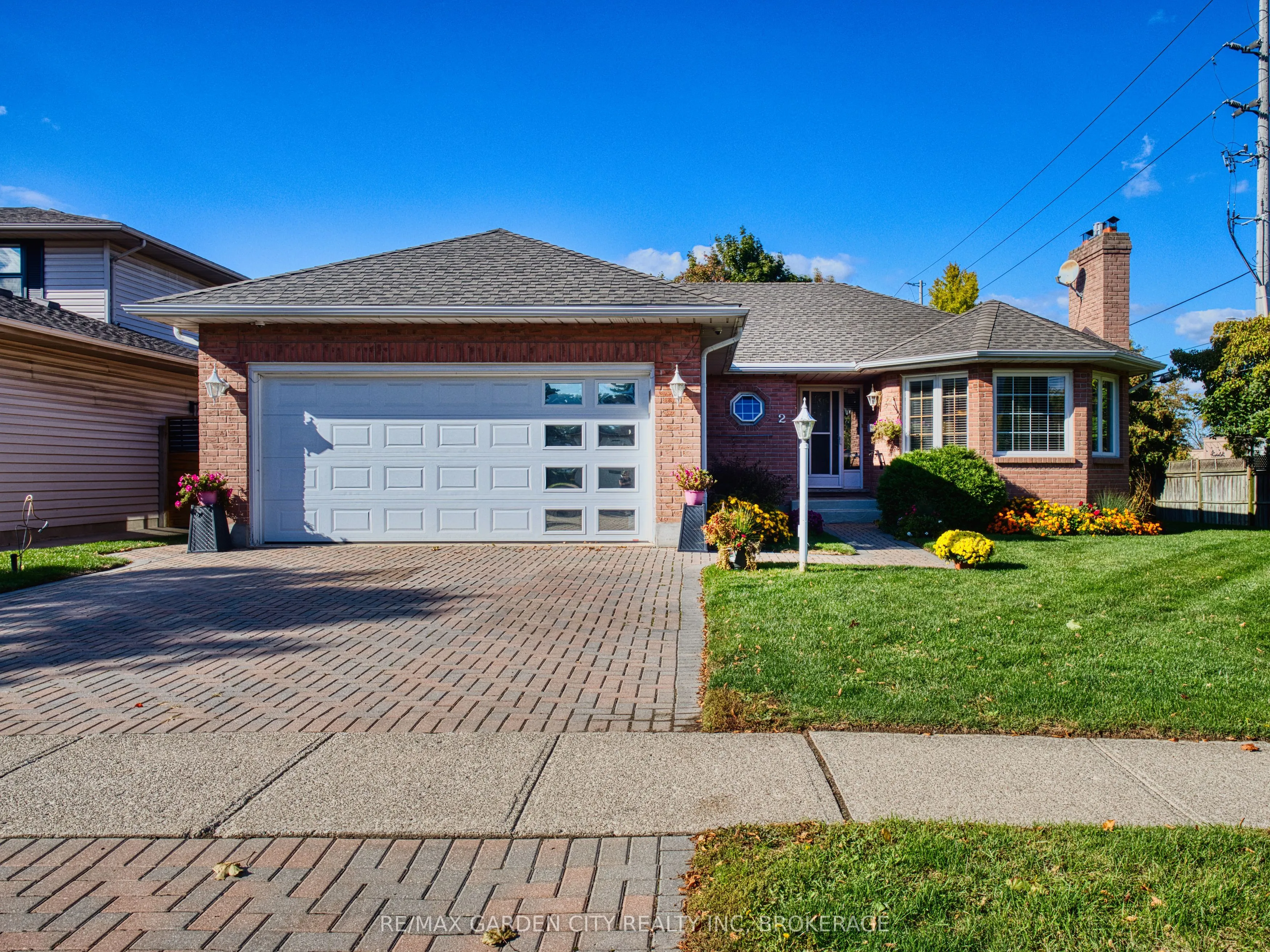 2 Harvest Oak Drive, ON L2S 3H4