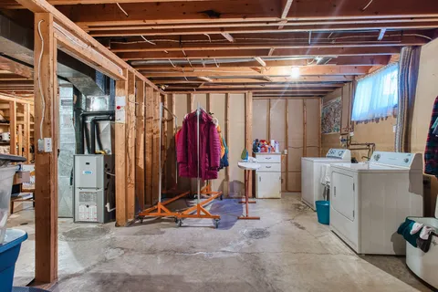 2 Harvest Oak Drive, ON L2S 3H4