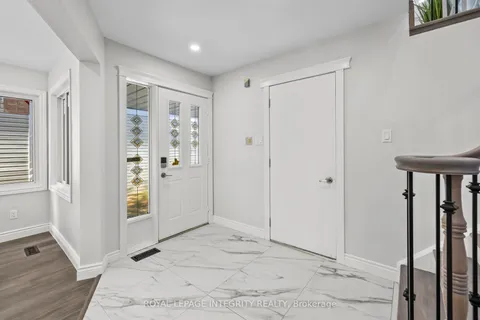 83 Saddle Crescent, ON K1G 5L3