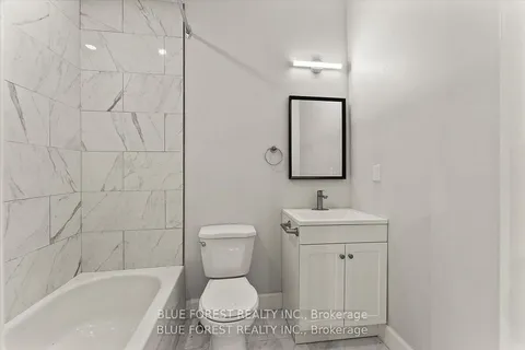 50-52 Wellington Street, ON N7M 3N9