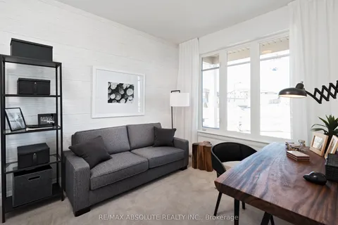 213 Seabert Drive, ON K7S 0H9