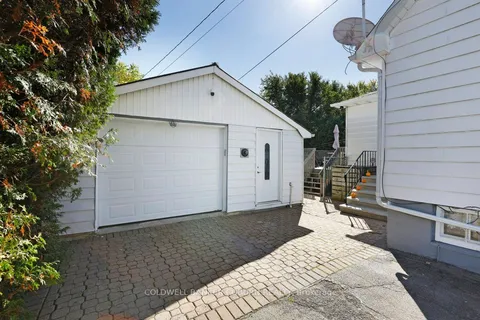 12 Maple Avenue, ON K0E 1K0