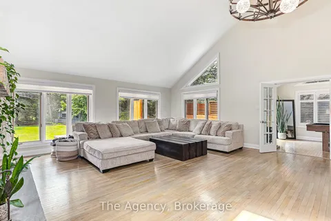 136 Grand Cypress Lane, ON L9Y 0K7