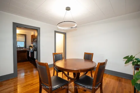 2371-2373 Lincoln Road, ON N8W 2R4