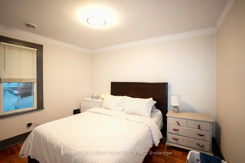 2371-2373 Lincoln Road, ON N8W 2R4