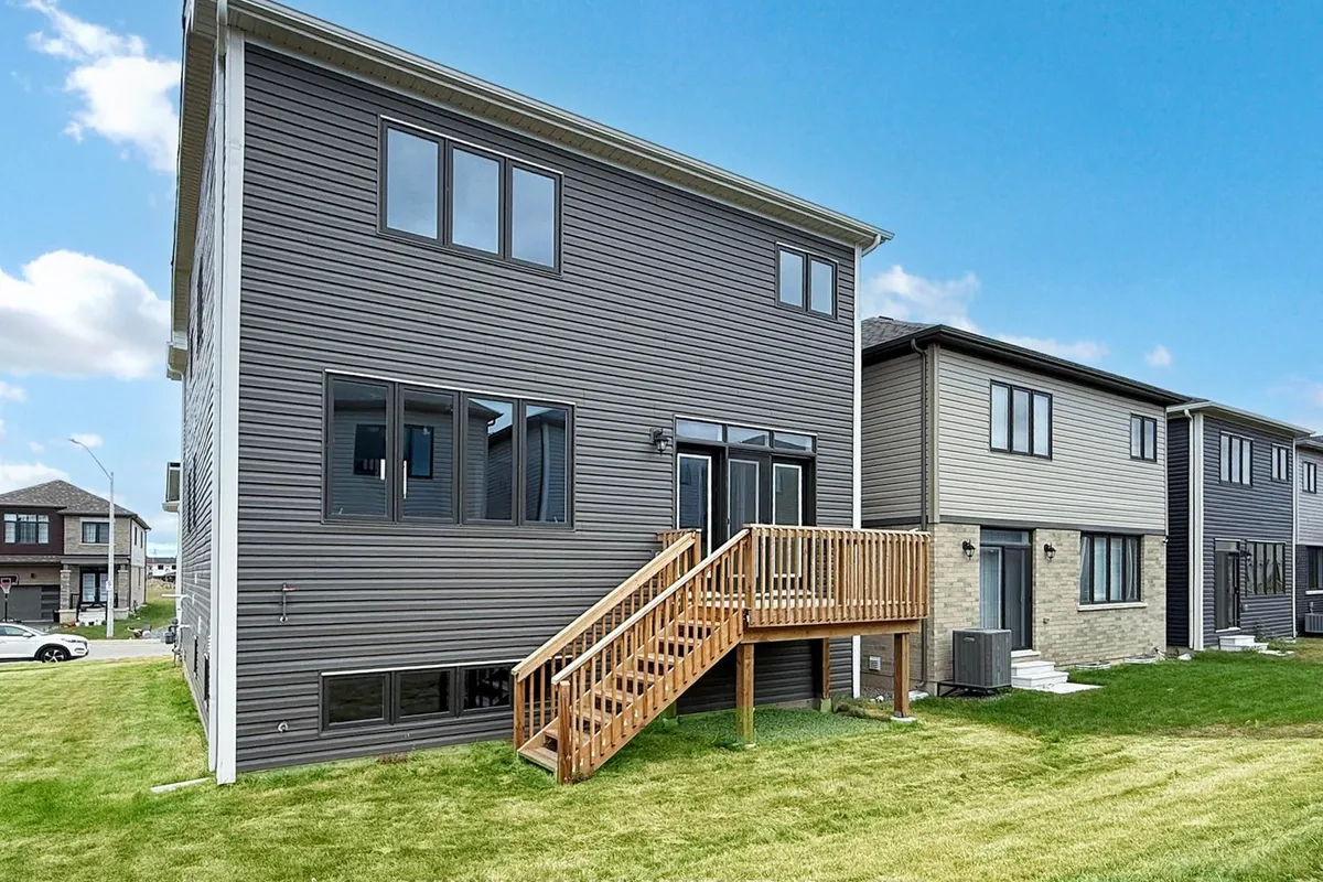 40 Velvet Way, ON L2V 0P3