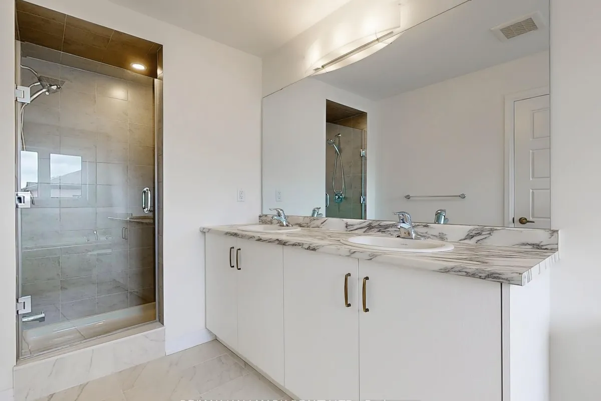 40 Velvet Way, ON L2V 0P3