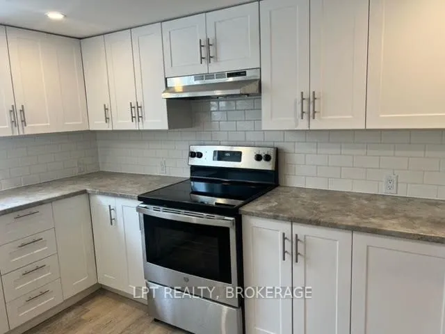 9 Elizabeth Avenue, ON K7M 3G9