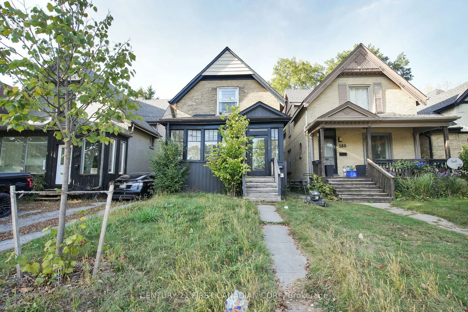 578 Oxford Street, ON N5Y 3J1