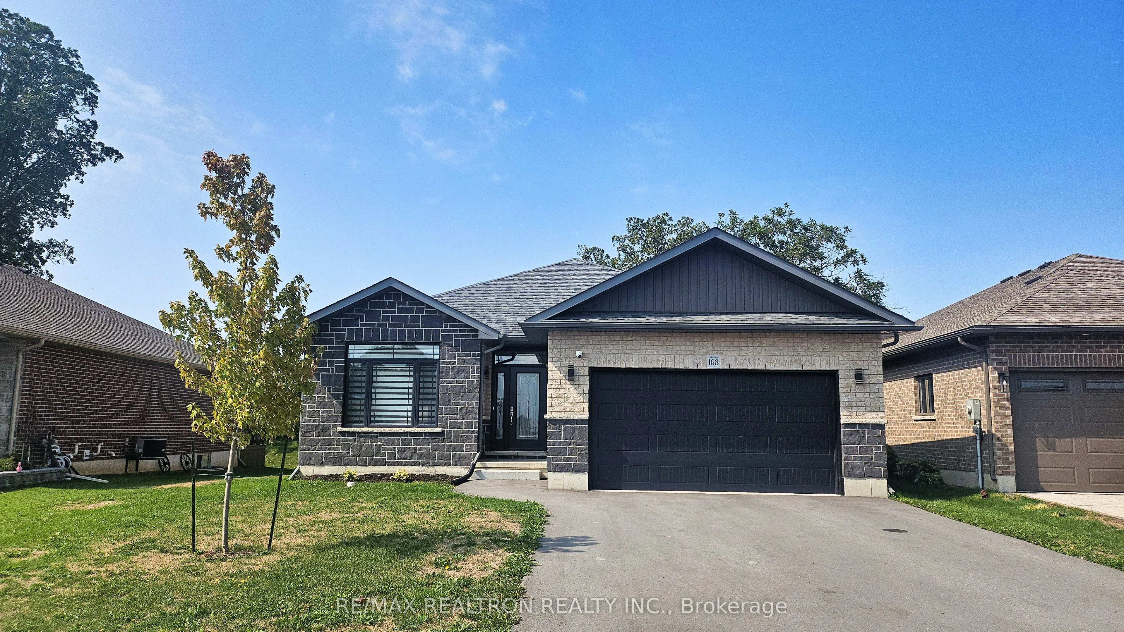 168 Cherrywood Parkway, ON K7R 0E2