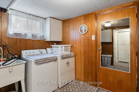 12 Chown Crescent, ON K8P 4P9