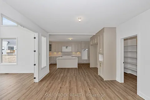 92 Esban Drive, ON K1X 0J3