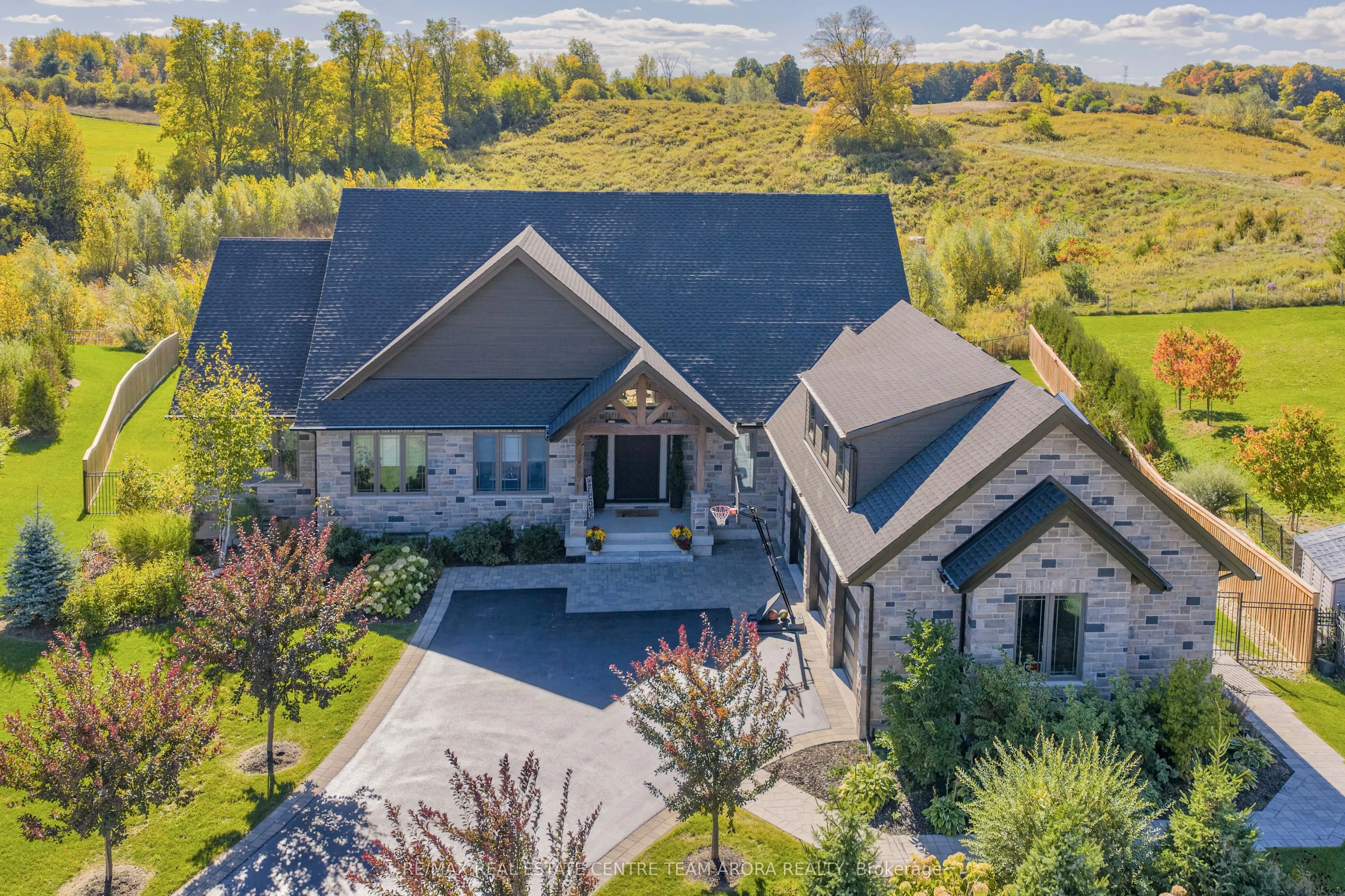 23 Whitcombe Way, ON N0B 2C0