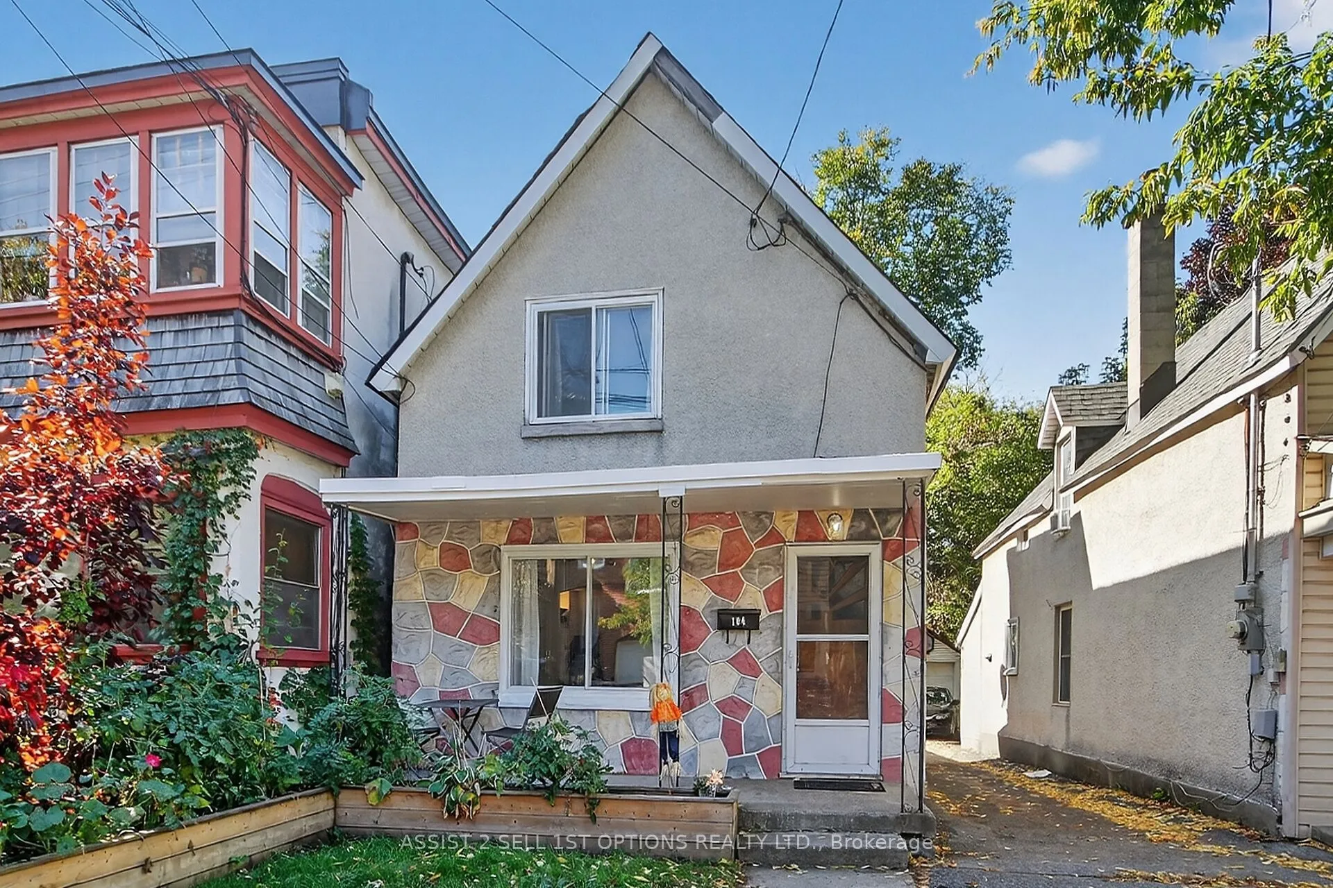 104 Lebreton Street, ON K1R 7H4