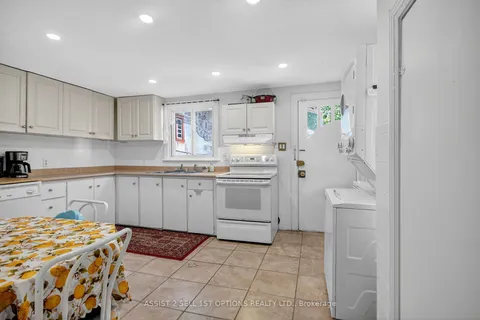 104 Lebreton Street, ON K1R 7H4