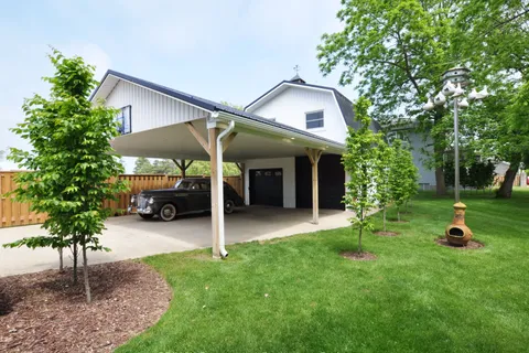 3 Howey Avenue, ON N0E 1M0