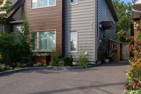 854 Bourke Street, ON P1B 3K6