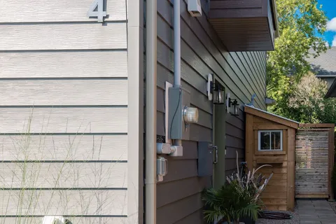 854 Bourke Street, ON P1B 3K6