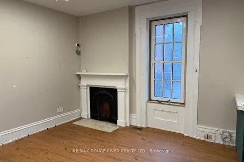 10 CHAPEL Street, ON K9A 1H9