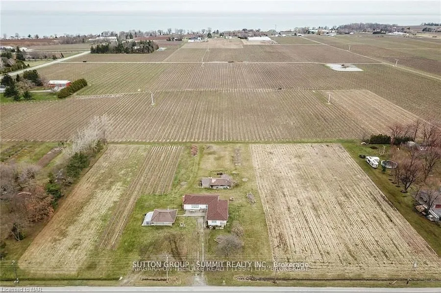 84 EAST WEST Line, ON L0S 1J0