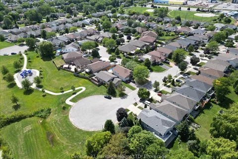 125 Gretel Place, ON L3C 7H5