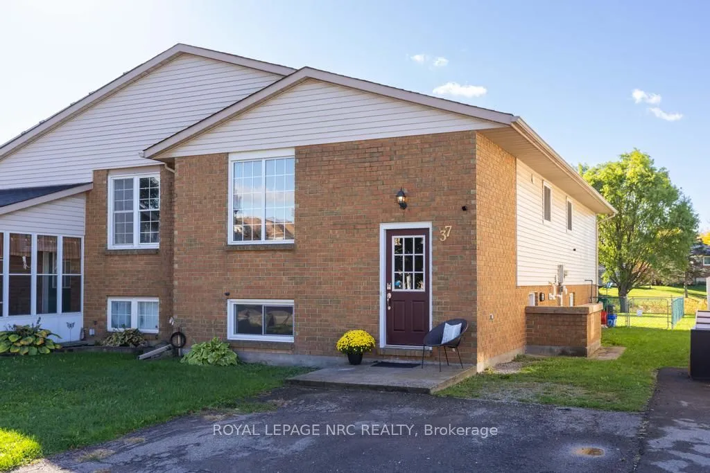 37 Woodland Drive, ON L3C 7C9