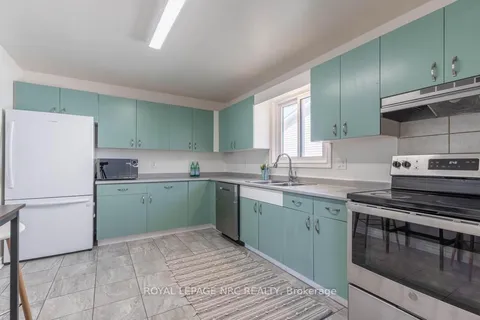 37 Woodland Drive, ON L3C 7C9