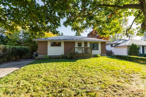 69 Thorncliffe Drive, ON K8P 4M1