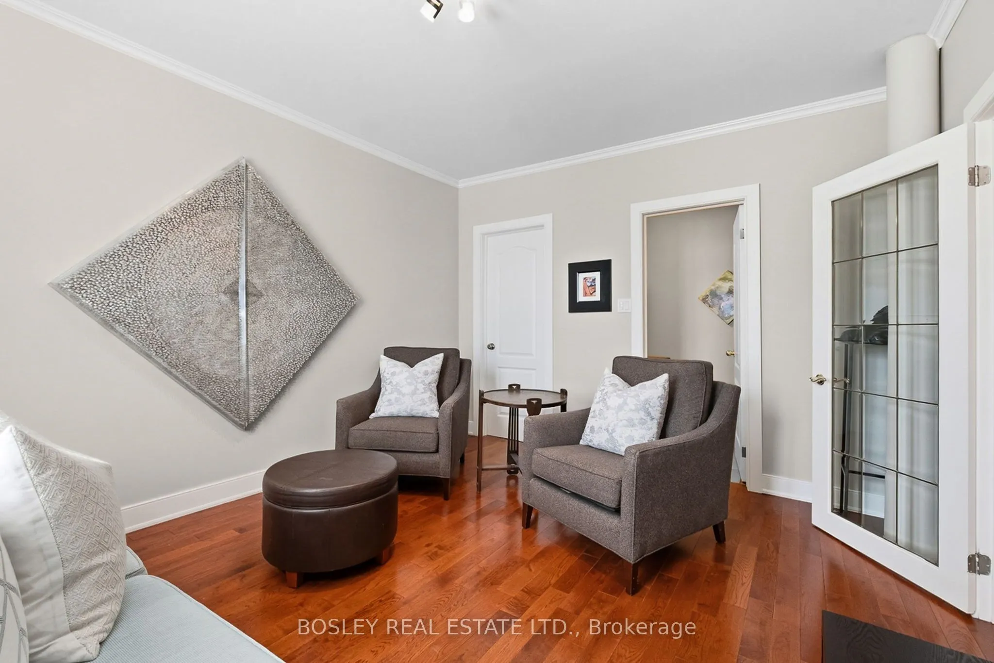 256 Ridout Street, ON L1A 1P5