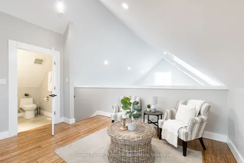 17 Deerhurst Highlands Drive, ON P1H 1B1