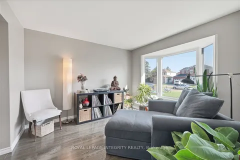 1406 Bouton D'or Way, ON K1E 3L3