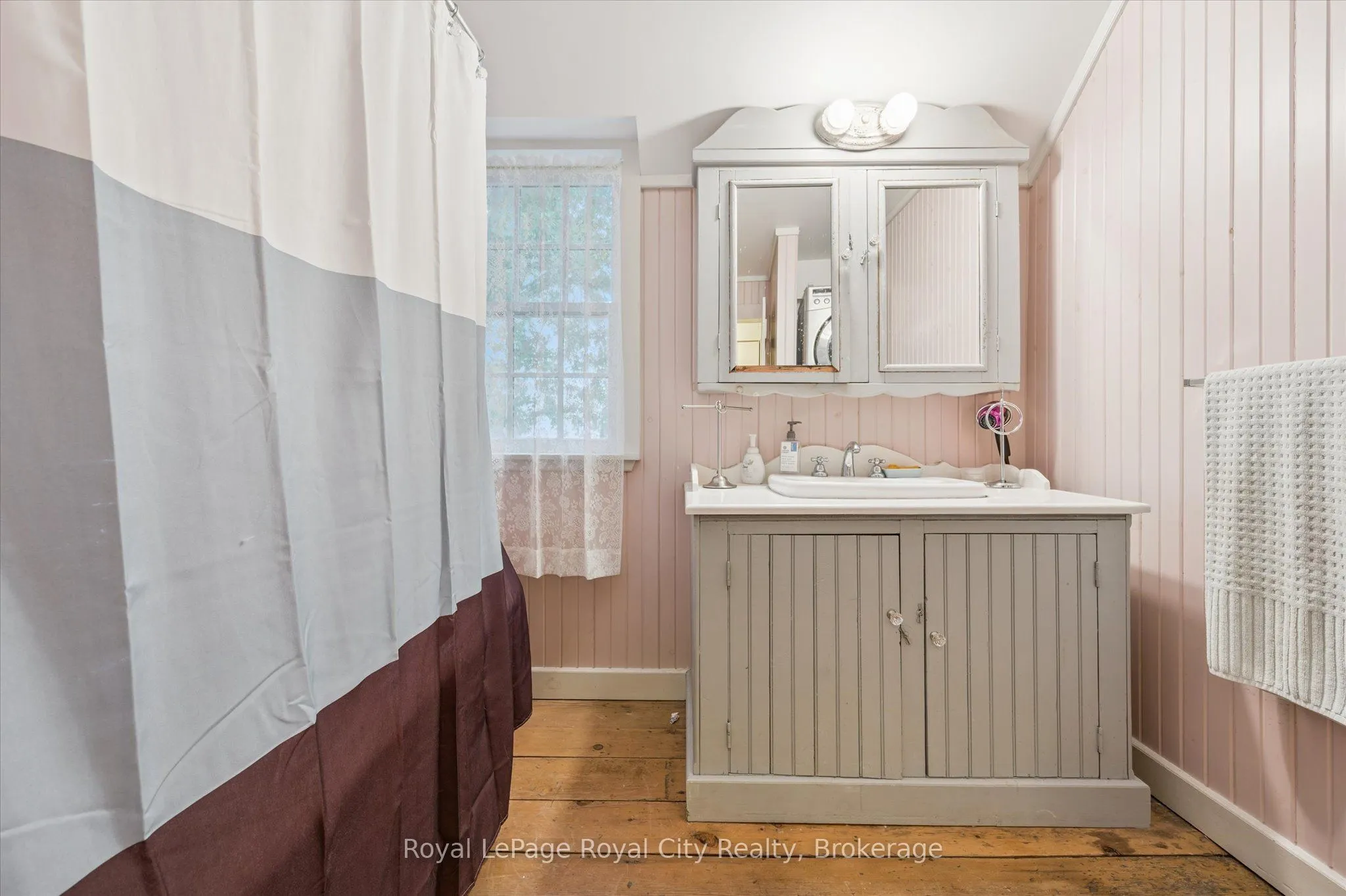 7907 Sixteenth Line, ON N0G 1A0