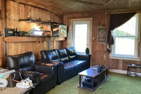 204 Queen Street, ON P0A 1C0