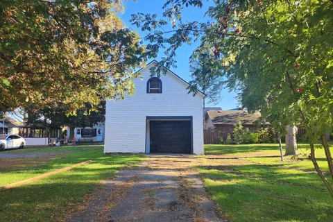 12 Oak Street, ON K0C 1N0