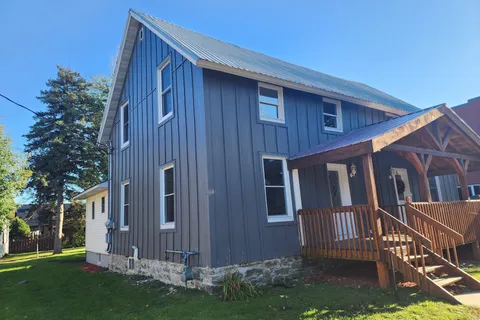 12 Oak Street, ON K0C 1N0