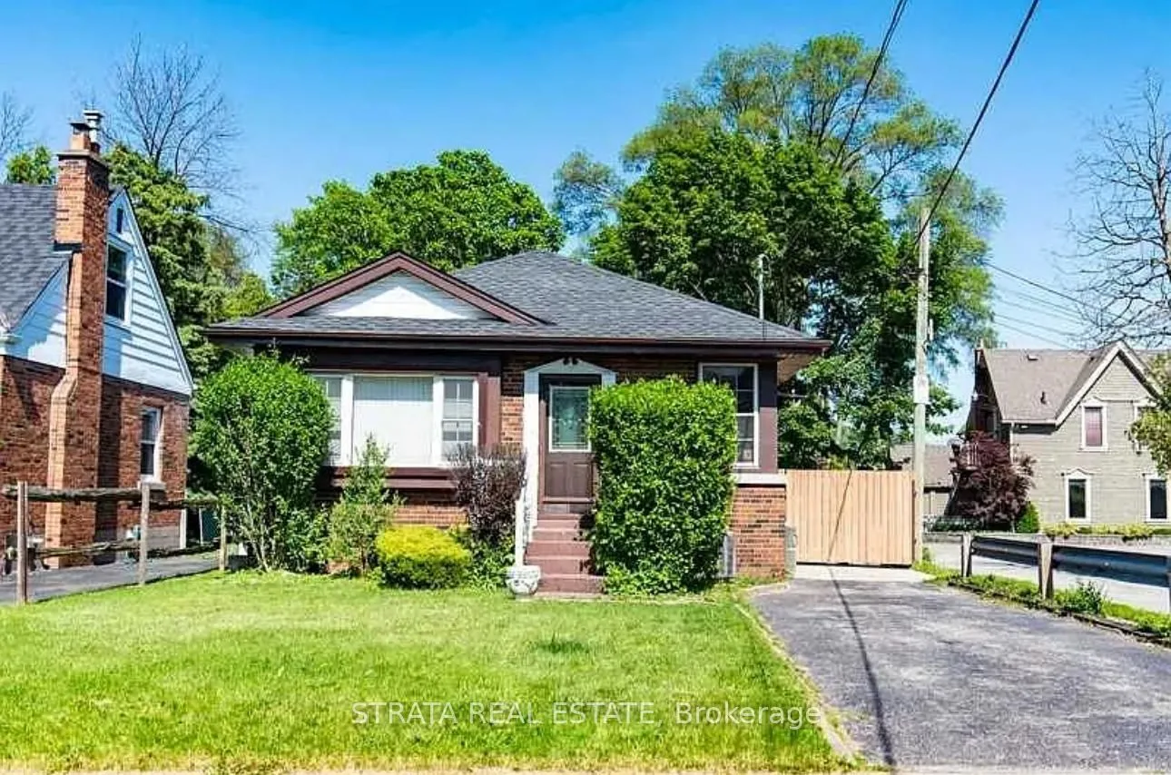 16 Kingsmount Street, ON L8S 3L3