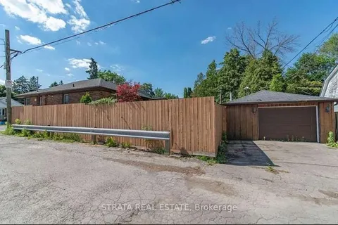 16 Kingsmount Street, ON L8S 3L3